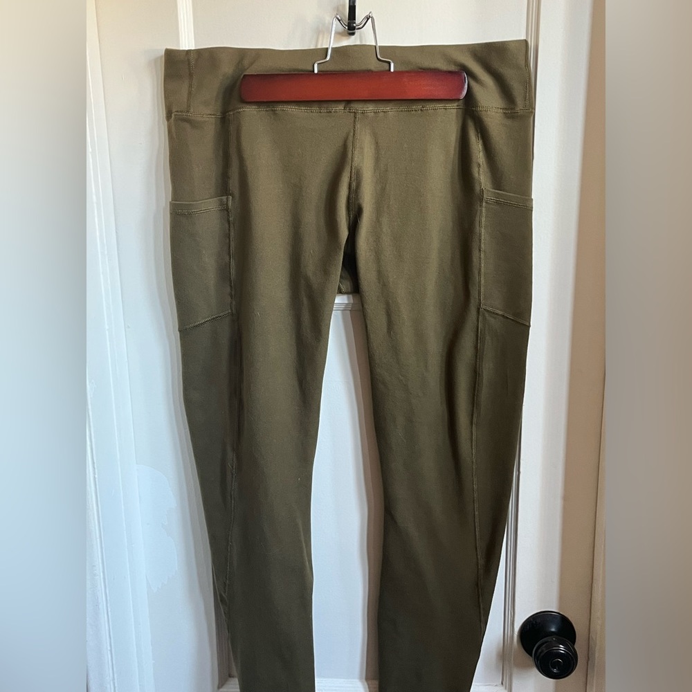 Army Green Pocket Leggings from Pact